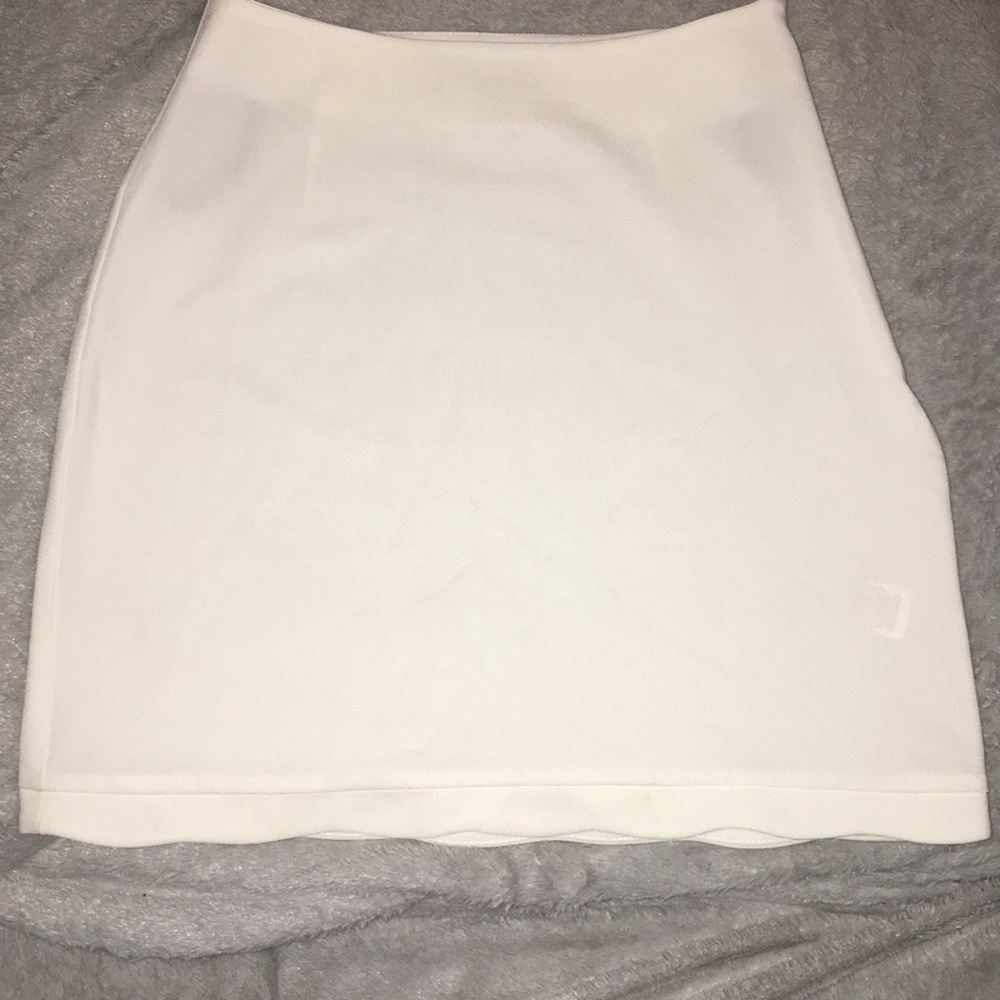 scallop hem crepe mini skirt white